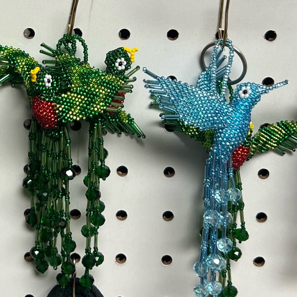 QUETZAL Bird or Hummingbird beaded charm Artisan made 5 inch long Guatemala - Picture 9 of 12